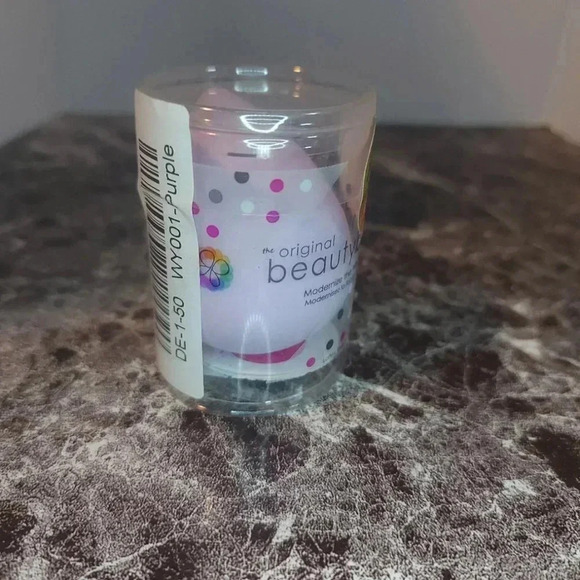 BeautyBlender | The Original Beautyblender Makeup Sponge in  Lilac (1) - NWOT - Picture 3 of 6